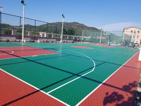 硅PU球场,长沙联迈体育设施有限公司,博格PVC运动地板,长沙运动木地板,博格运动地板,湖南硅PU球场,长沙健身器材,长沙PVC地板